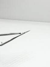 Load image into Gallery viewer, Brow Hype Precision Brow Scissors